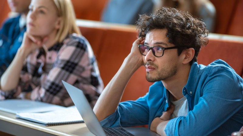 man unable to concentrate in class